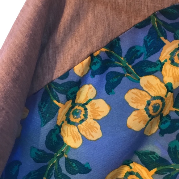 Lularoe Randy floral - Picture 2 of 6